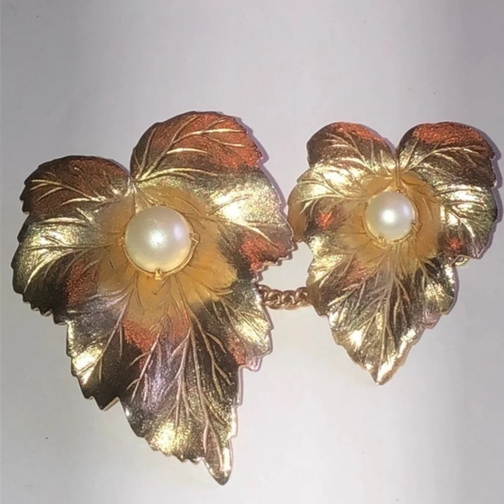 Sarah Coventry Gold Tone Faux Pearl Brooch Shoulder Pins